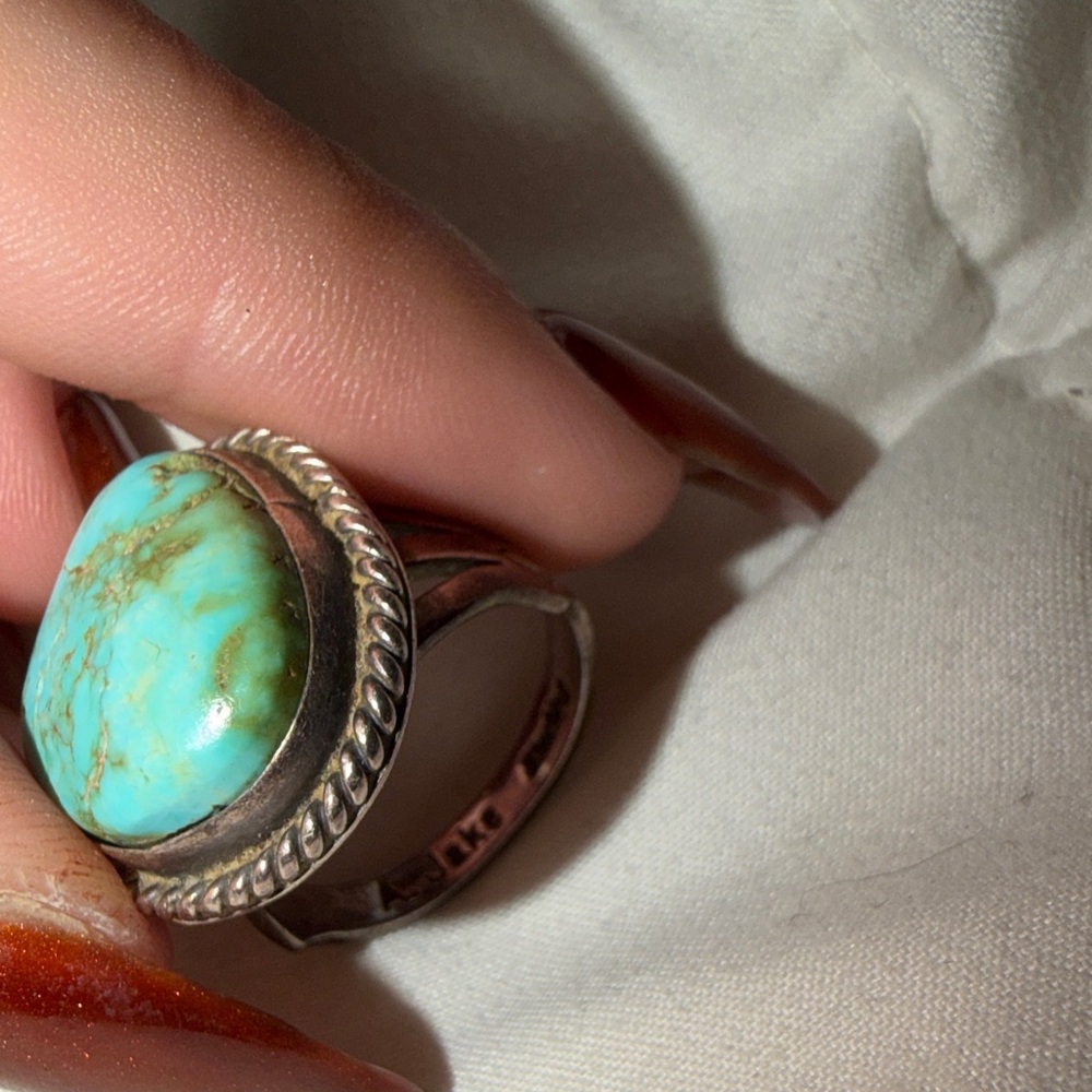 Native Artisan Albert Jake - Traditional Navajo - Turquoise Silver Ring - Picture 3 of 3